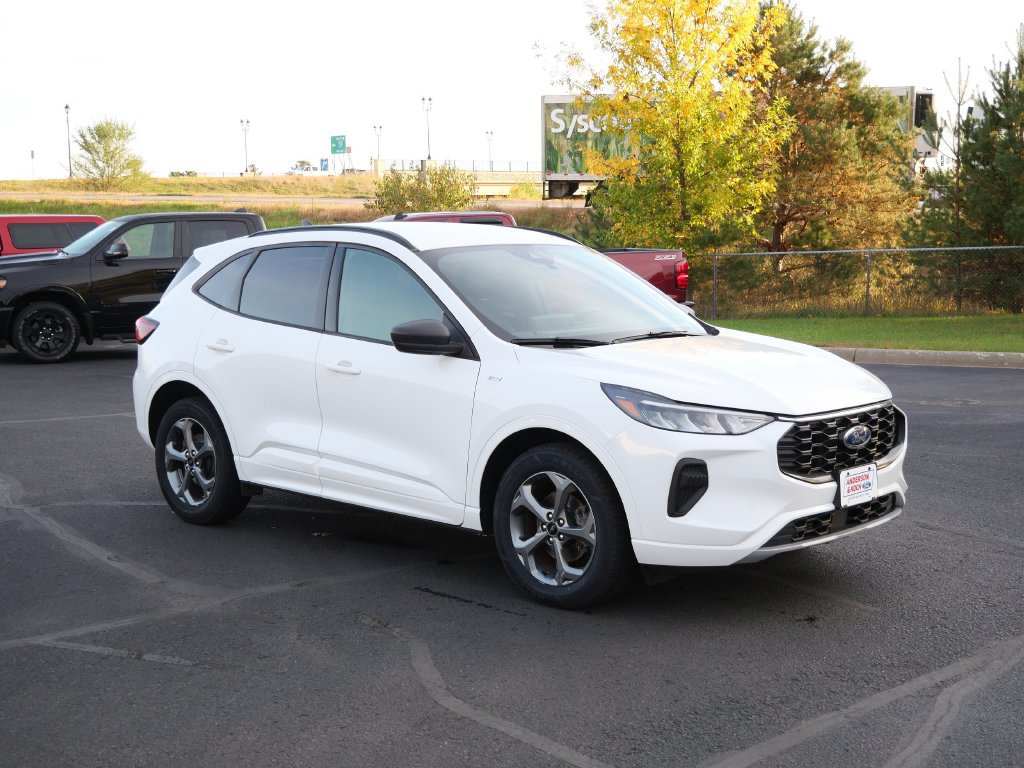 Certified 2023 Ford Escape ST-Line w/ Tech Pack #1 AWD/4WD image 4