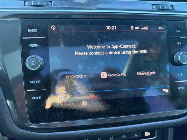 Used 2018 Volkswagen Tiguan SEL Premium image 28