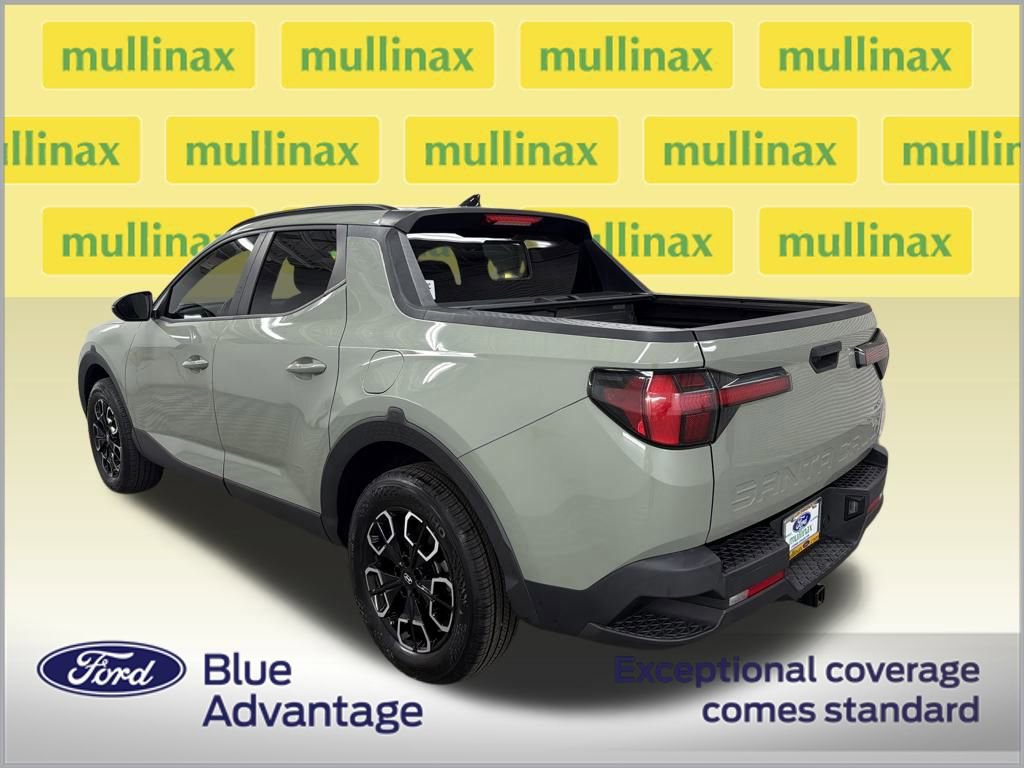 Used 2022 Hyundai Santa Cruz SEL Premium image 2