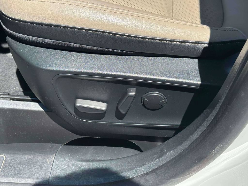 Certified 2021 Ford Escape Titanium AWD/4WD image 20