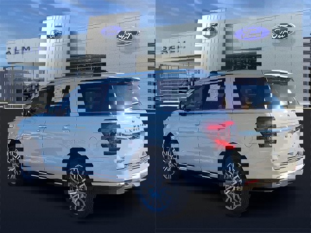 Certified 2022 Ford Expedition Limited image 4