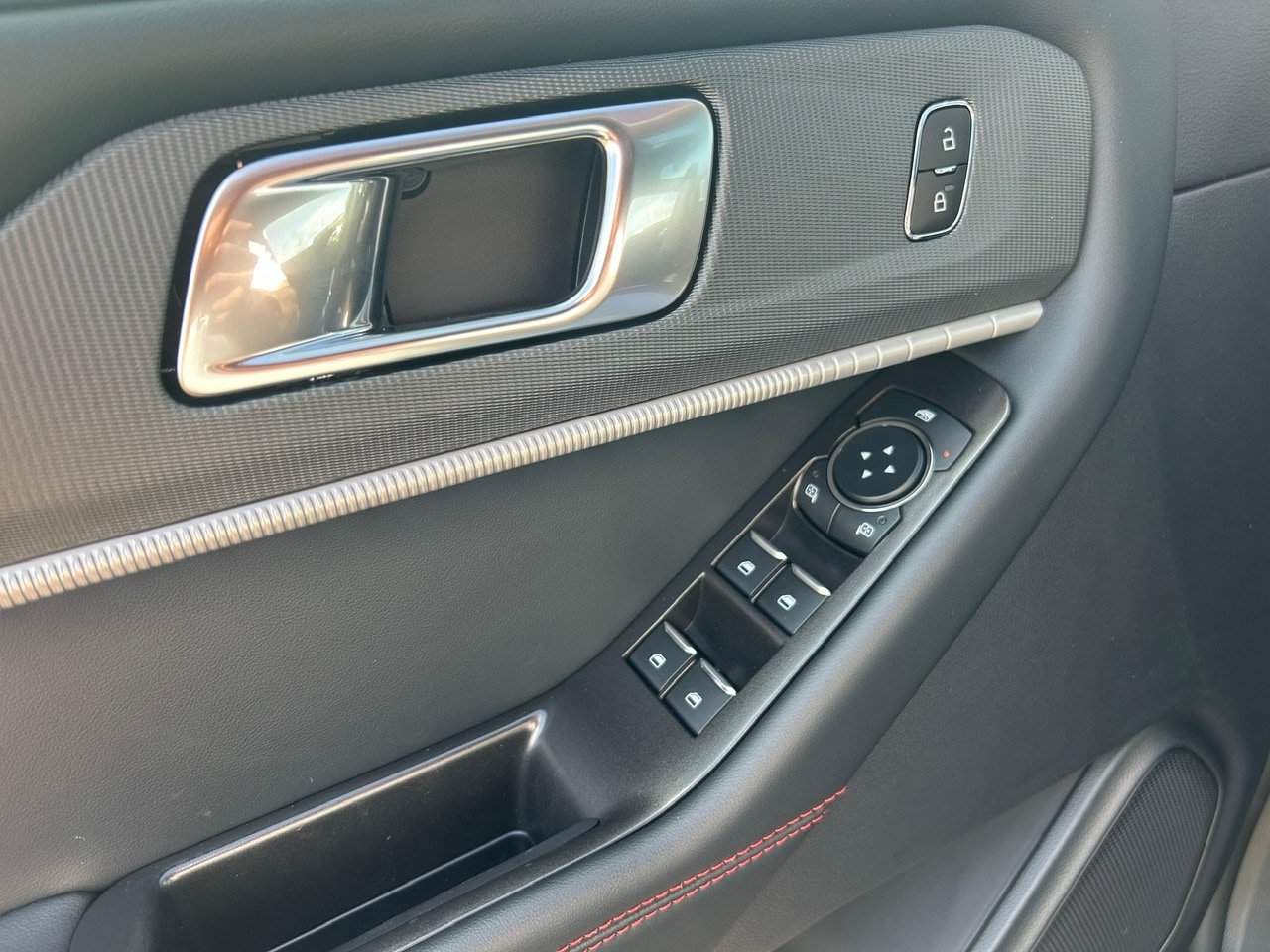 Certified 2026 Ford Explorer ST-Line AWD/4WD image 17