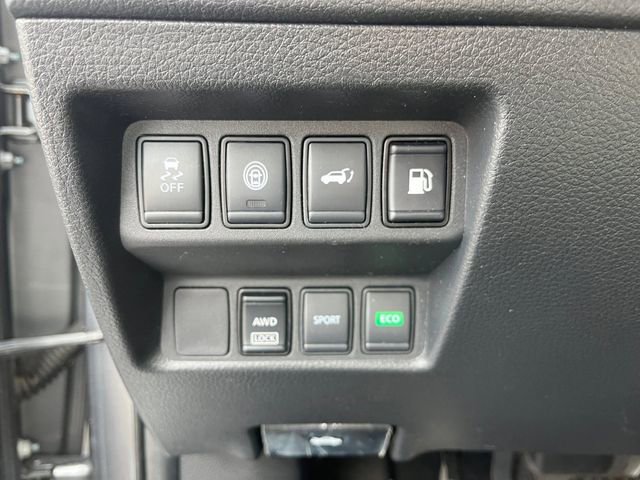 Used 2019 Nissan Rogue SV AWD/4WD image 18