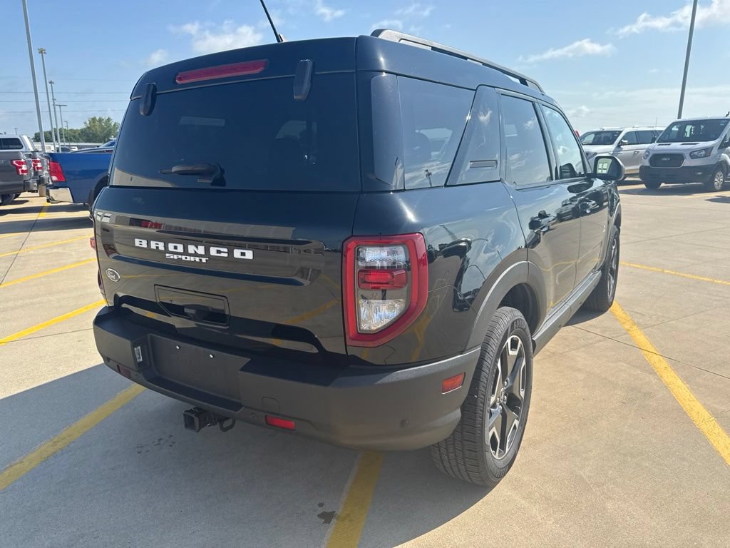 Certified 2021 Ford Bronco Sport Outer Banks w/ Outer Banks Package AWD/4WD image 4