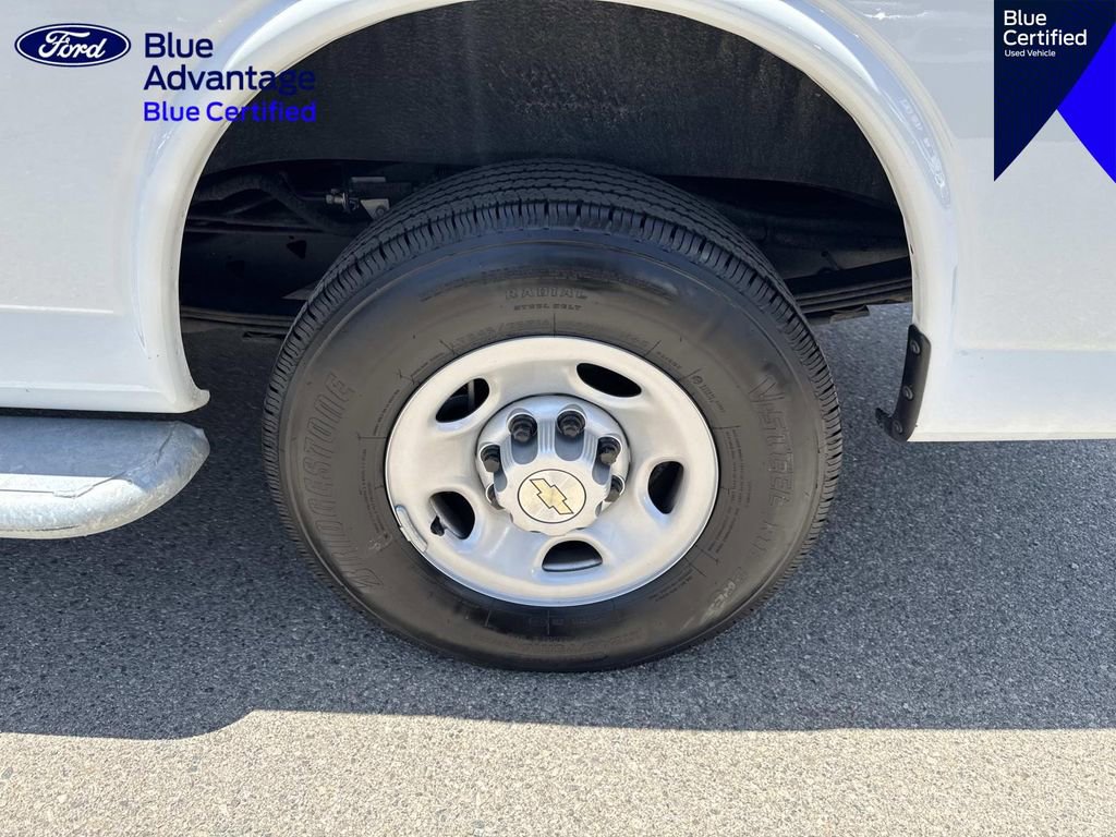 Used 2024 Chevrolet Express 2500 w/ Driver Convenience Package RWD image 15