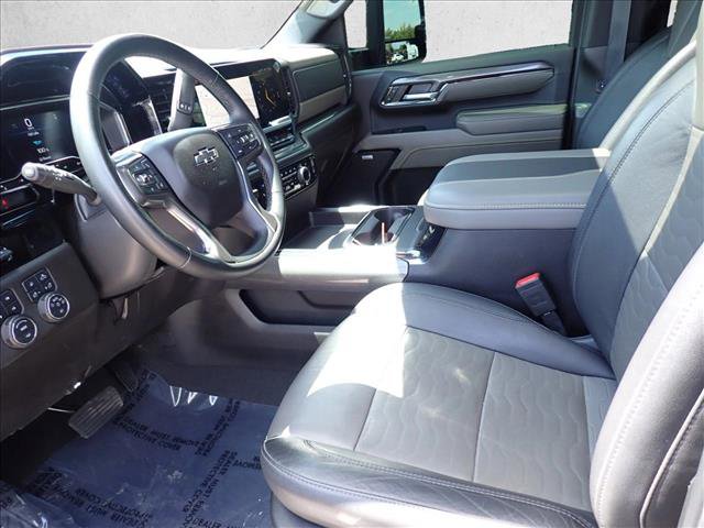 Used 2024 Chevrolet Silverado 2500 ZR2 w/ Technology Package AWD/4WD image 13
