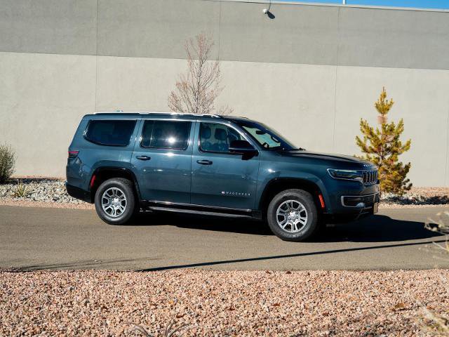 Used 2023 Jeep Wagoneer BASE w/ Convenience Group I image 10