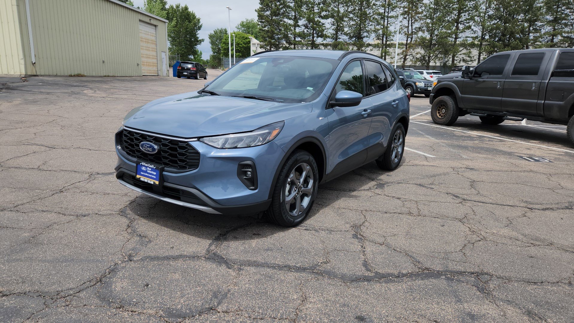 Certified 2025 Ford Escape ST-Line Select AWD/4WD image 3
