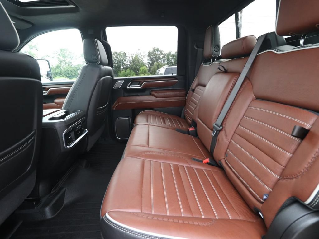 Used 2025 GMC Sierra 3500 Denali Ultimate AWD/4WD image 12