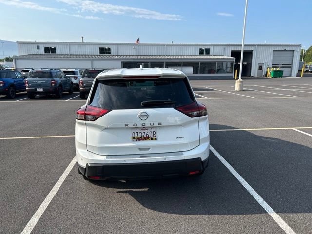 Used 2025 Nissan Rogue SV AWD/4WD image 4