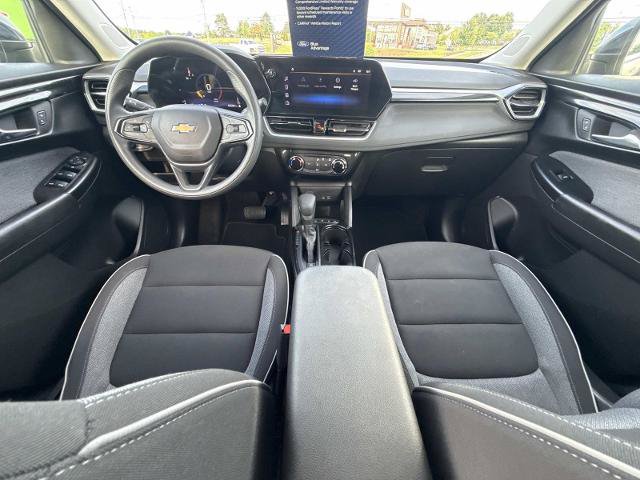 Used 2025 Chevrolet TrailBlazer LT AWD/4WD image 15