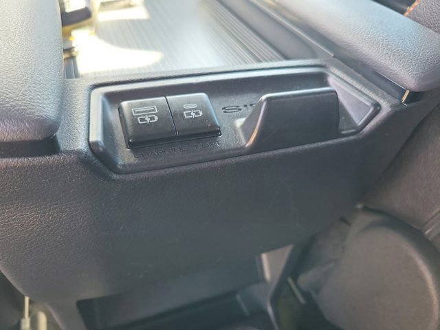 Used 2022 Toyota Sienna XSE image 17