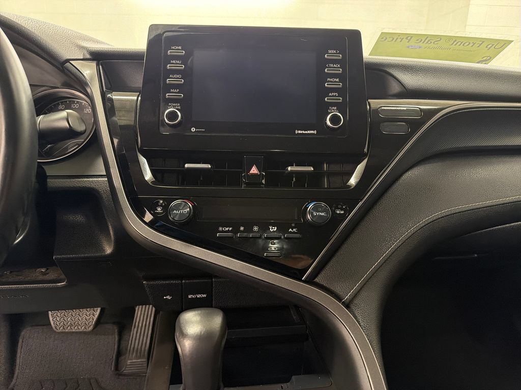Used 2022 Toyota Camry SE FWD image 22