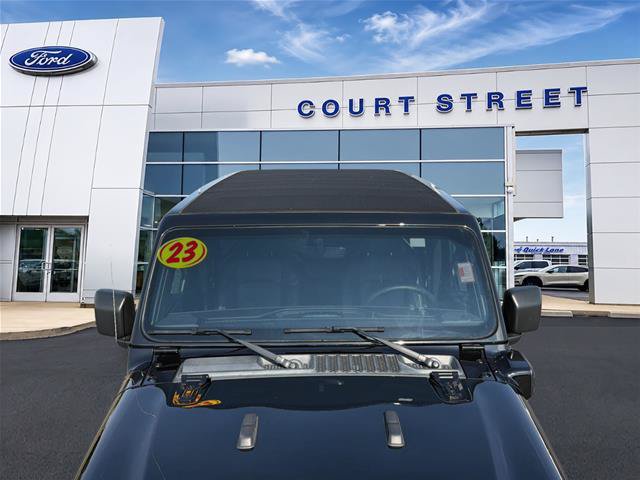 Used 2023 Jeep Wrangler Unlimited Sahara w/ Cold Weather Group AWD/4WD image 18