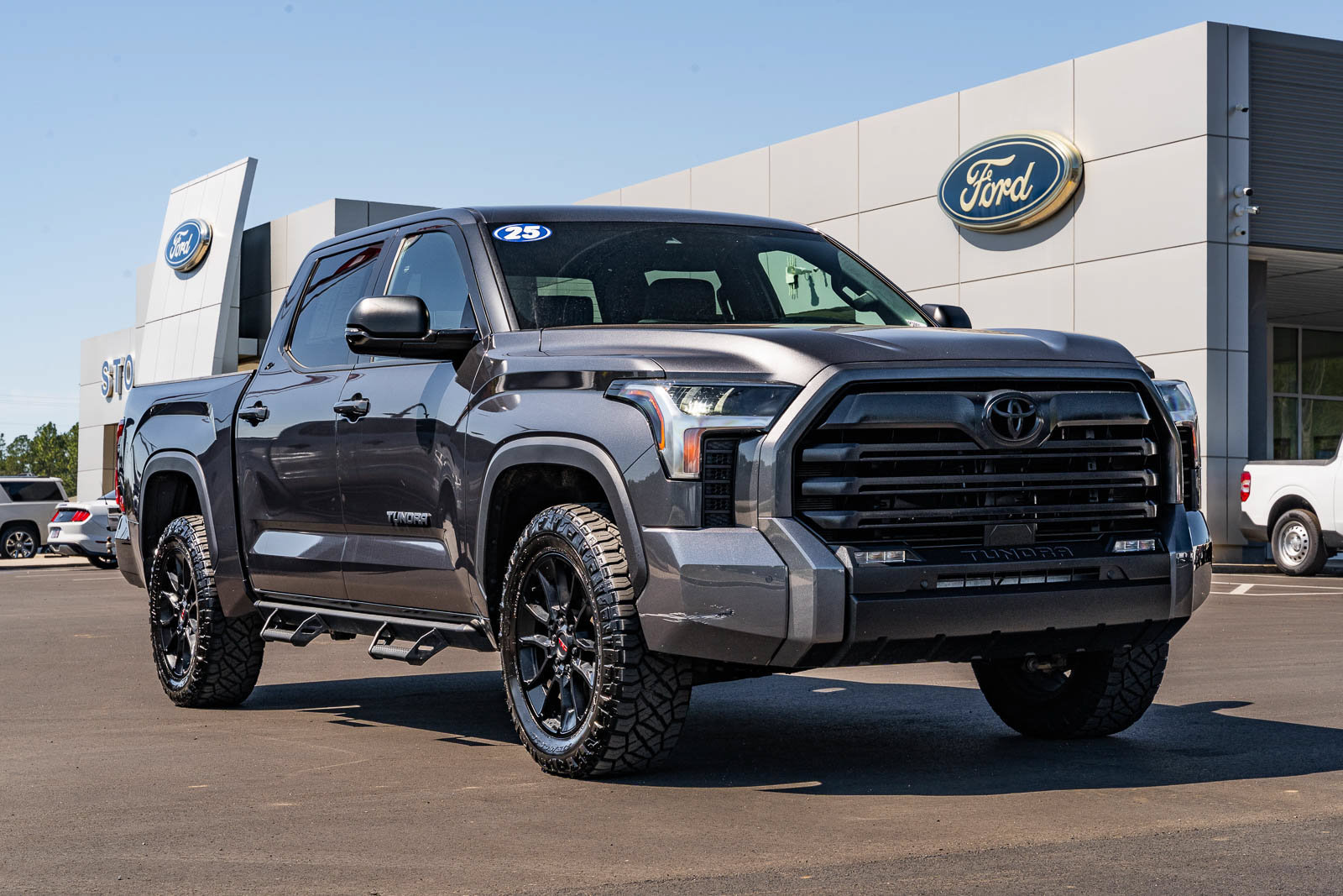 Used 2025 Toyota Tundra SR5 w/ SR5 Premium Package AWD/4WD image 1
