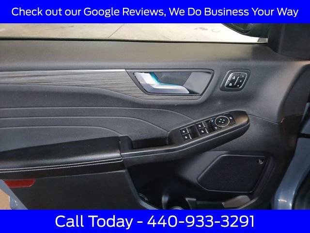 Certified 2023 Ford Escape Platinum w/ Premium Technology Package image 18