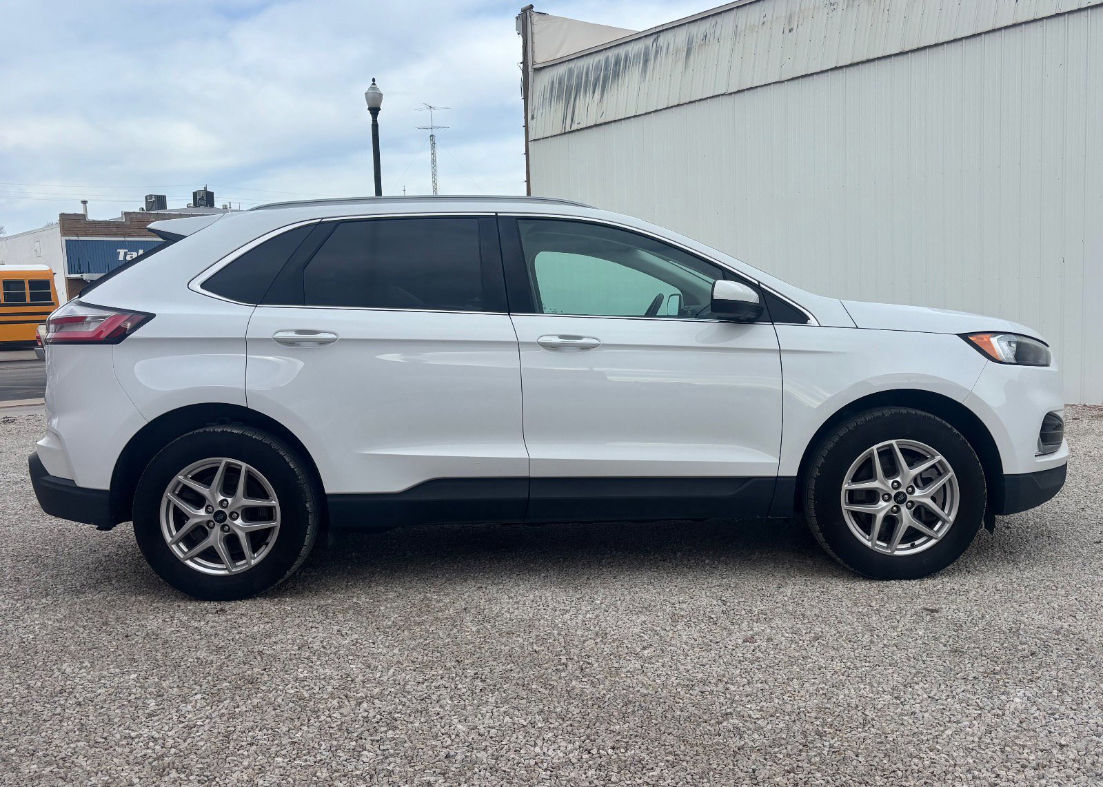 Certified 2024 Ford Edge SEL w/ Convenience Package image 6