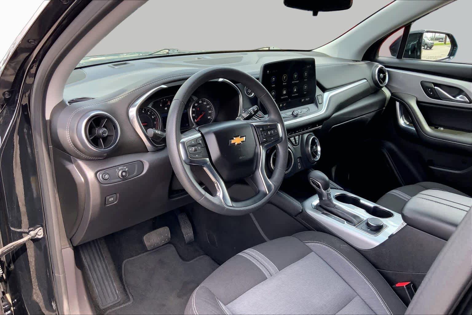 Used 2024 Chevrolet Blazer LT FWD image 16