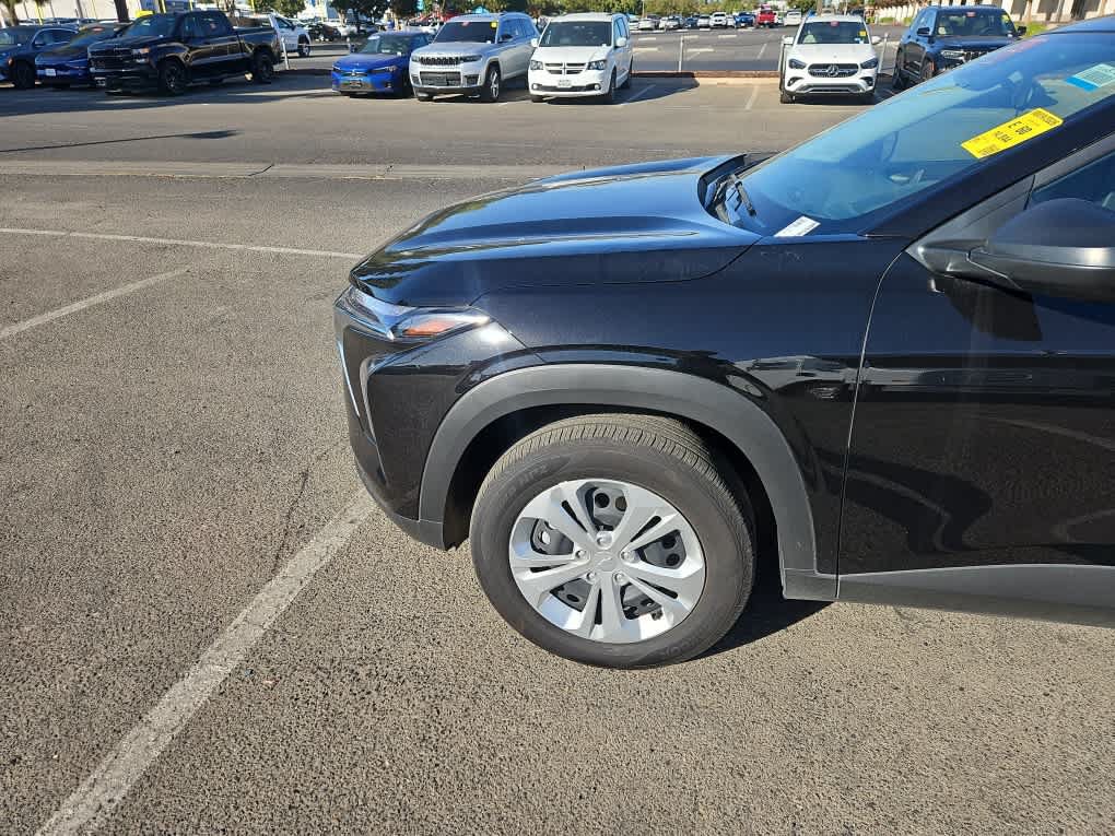 Used 2026 Chevrolet Trax LS FWD image 3