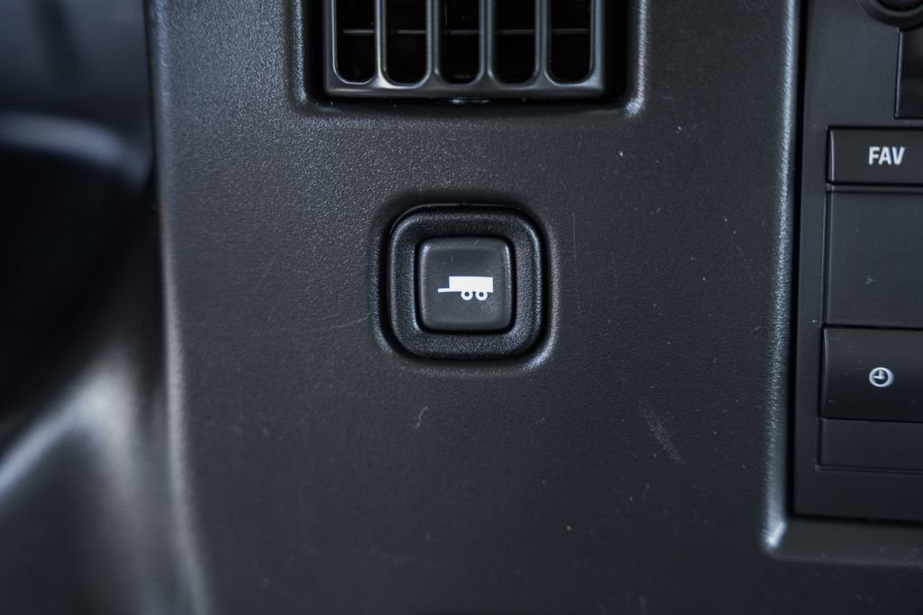 Used 2023 GMC Savana 2500 image 30