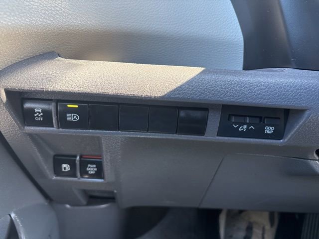 Used 2024 Toyota Sienna XLE image 24