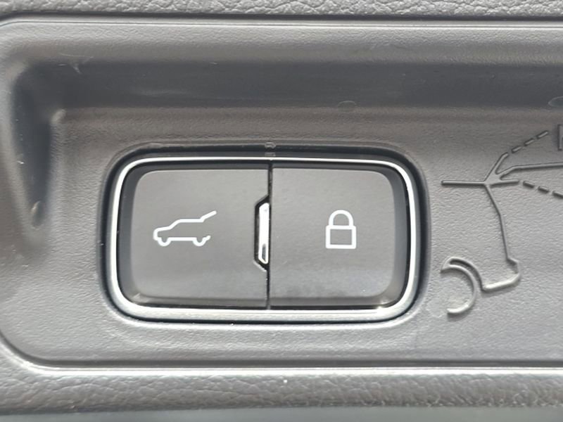 Certified 2025 Ford Explorer ST-Line w/ Premium Package image 8