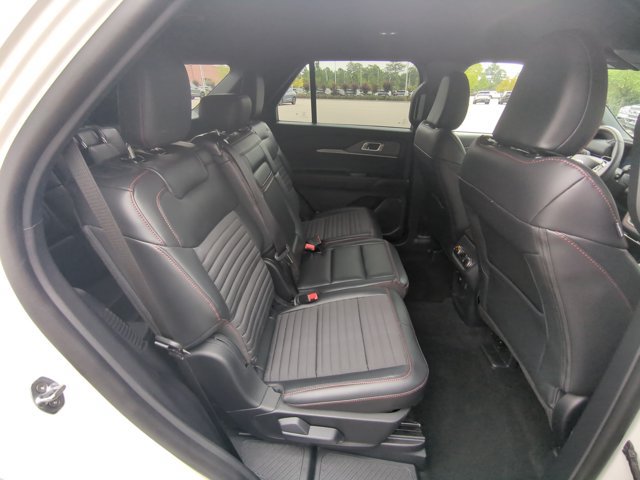 Certified 2025 Ford Explorer ST-Line w/ Premium Package AWD/4WD image 26