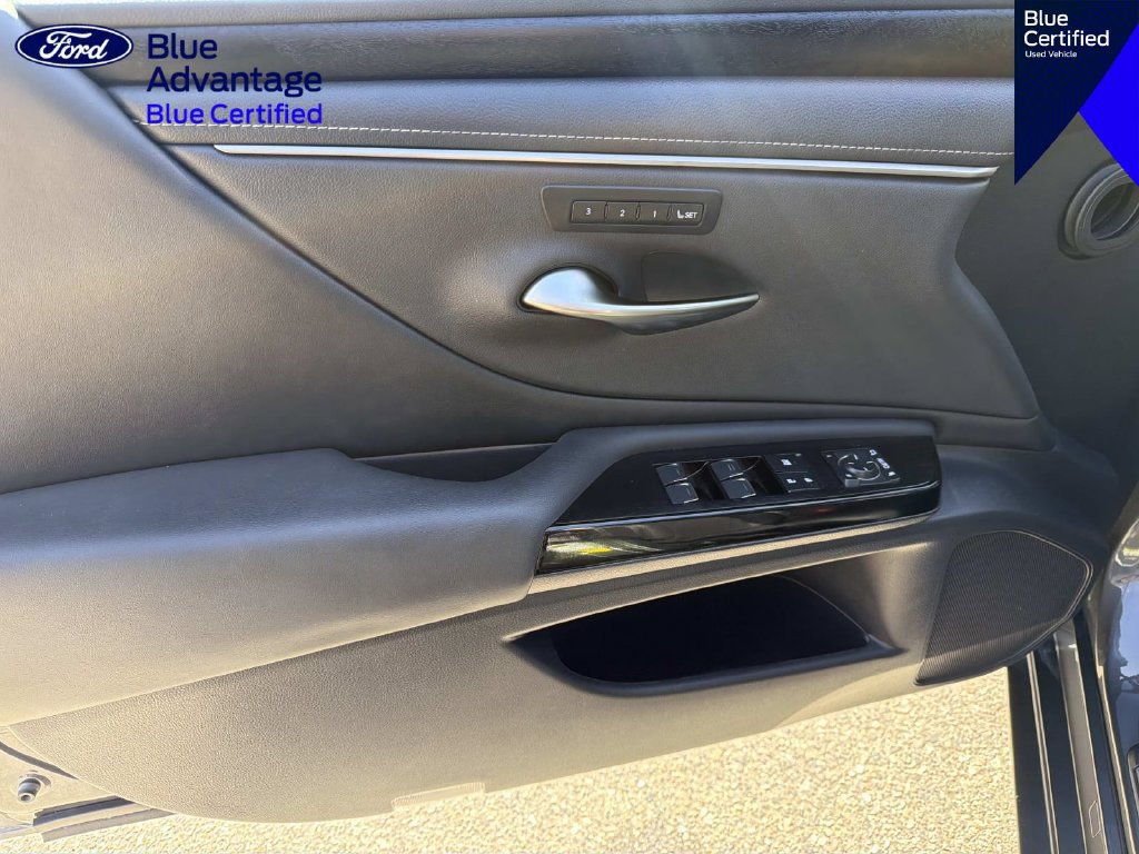 Used 2023 Lexus ES 300h w/ Premium Package FWD image 14