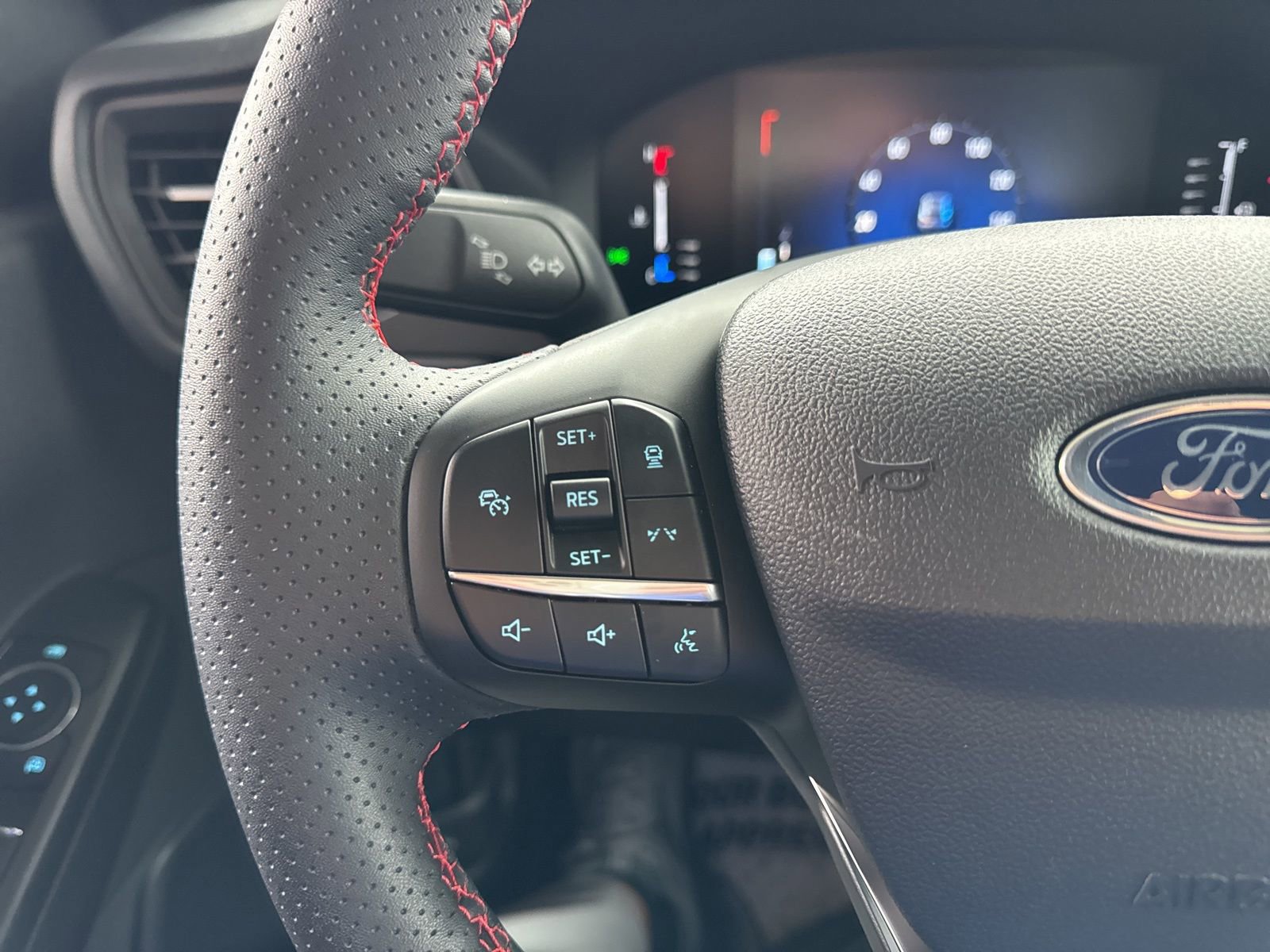 Certified 2024 Ford Escape ST-Line w/ Tech Pack #1 image 24