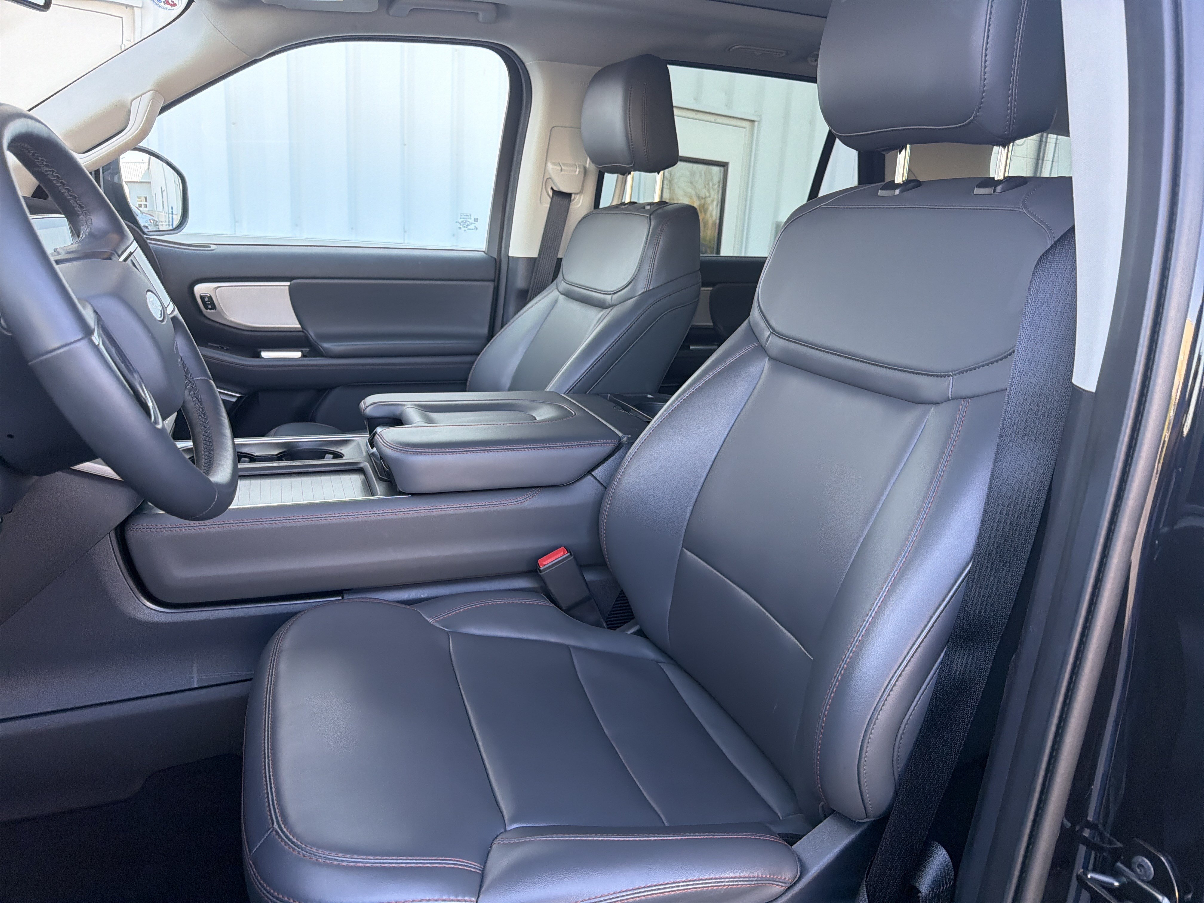Certified 2025 Ford Expedition Active AWD/4WD image 18