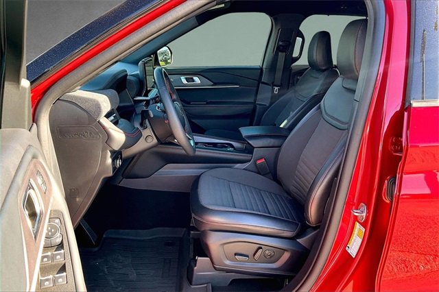 Certified 2025 Ford Explorer ST-Line w/ Premium Package image 25