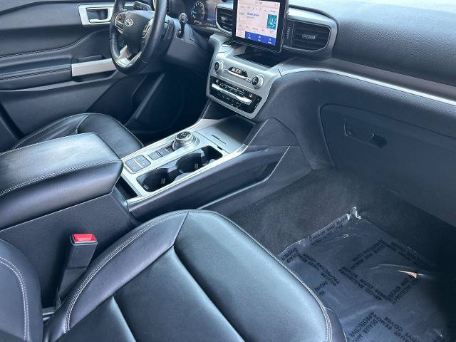 Certified 2021 Ford Explorer XLT w/ Equipment Group 202A RWD image 16