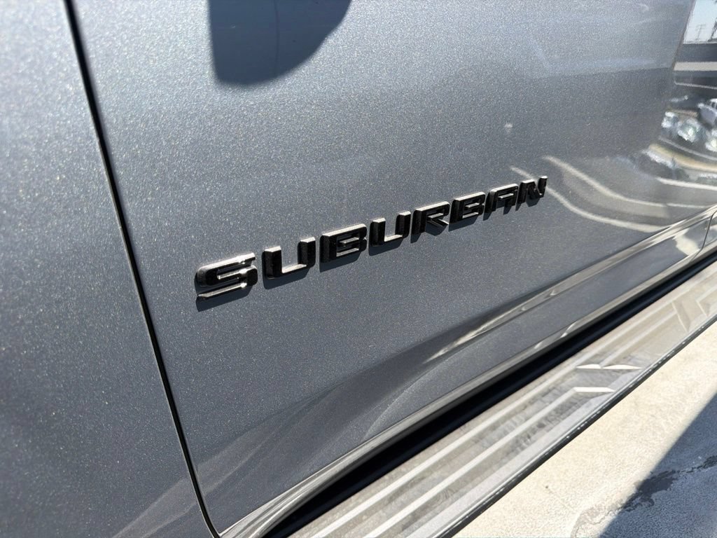 Used 2026 Chevrolet Suburban RST RWD image 5
