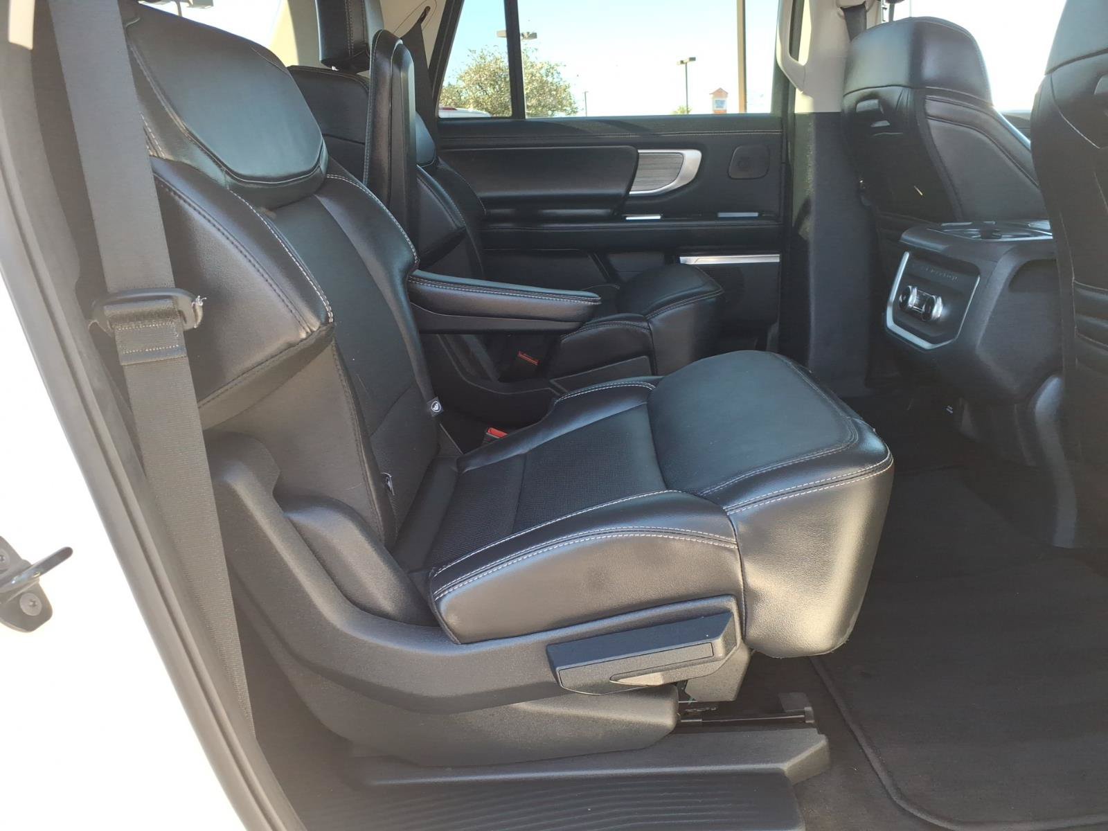 Certified 2025 Ford Expedition Max Platinum w/ Driver's Package AWD/4WD image 13