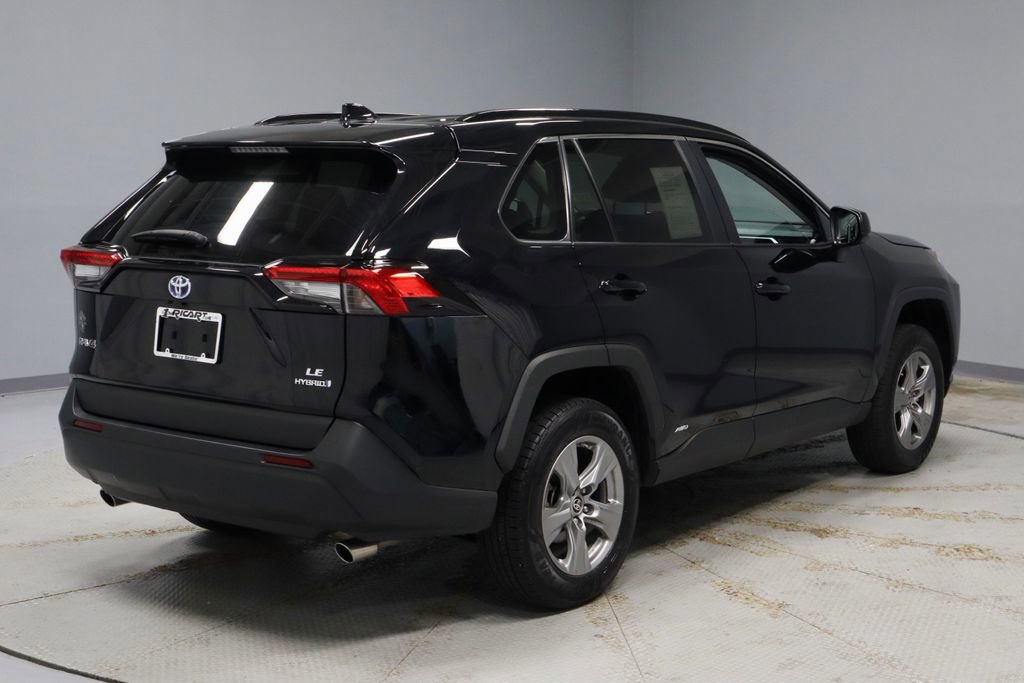 Used 2024 Toyota RAV4 LE AWD/4WD image 11