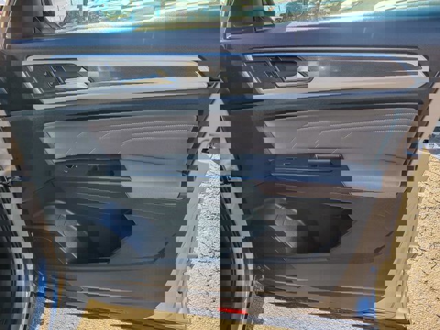 Used 2022 Volkswagen Atlas Cross Sport SEL R-Line image 30