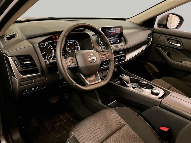 Used 2025 Nissan Rogue SV AWD/4WD image 12