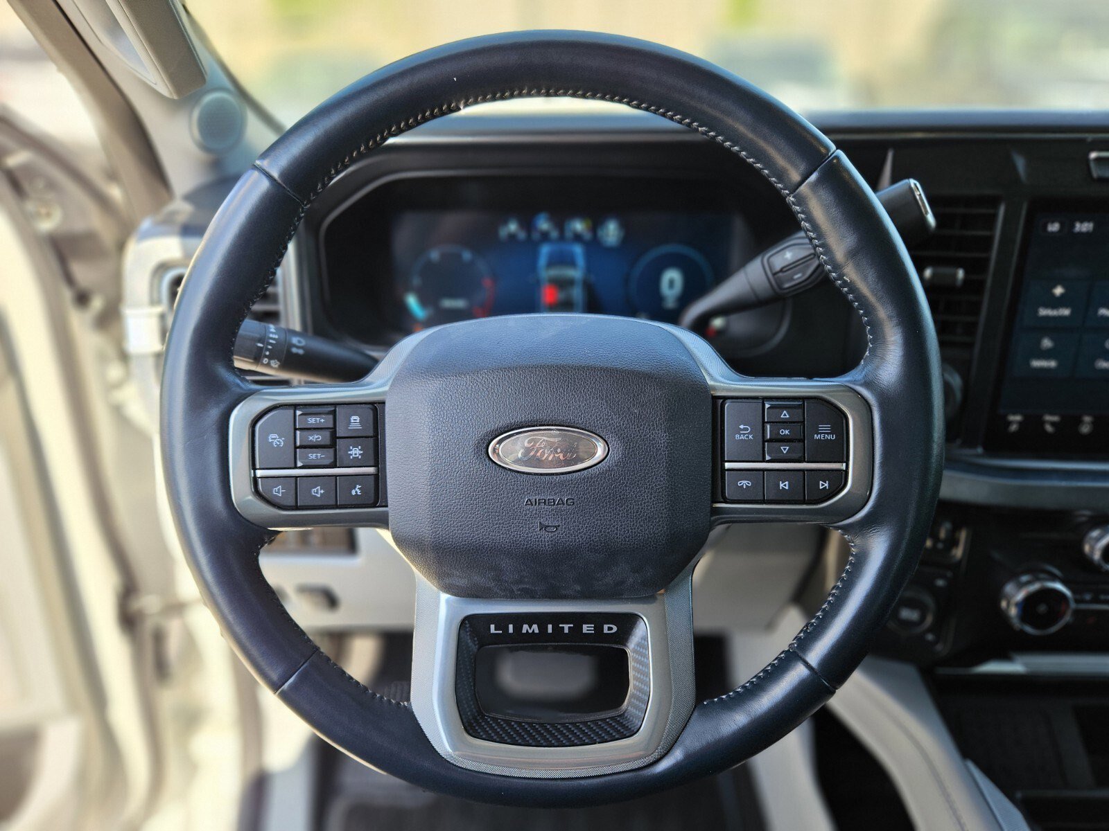 Certified 2024 Ford F350 Limited w/ FX4 Off-Road Package image 28