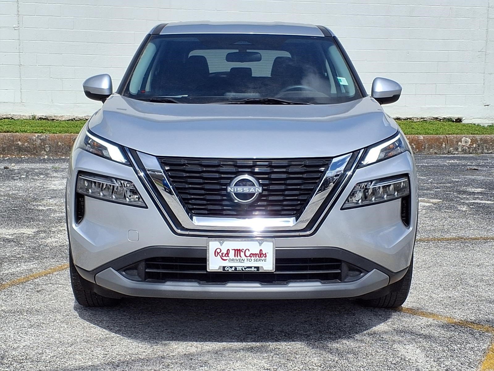 Used 2023 Nissan Rogue SV FWD image 2