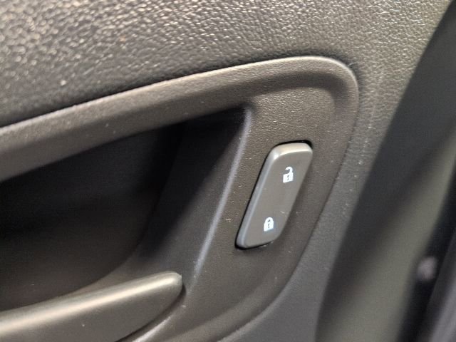 Used 2022 Chevrolet Colorado W/T w/ Custom Special Edition image 17