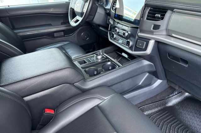 Certified 2022 Ford Expedition Max XLT image 19