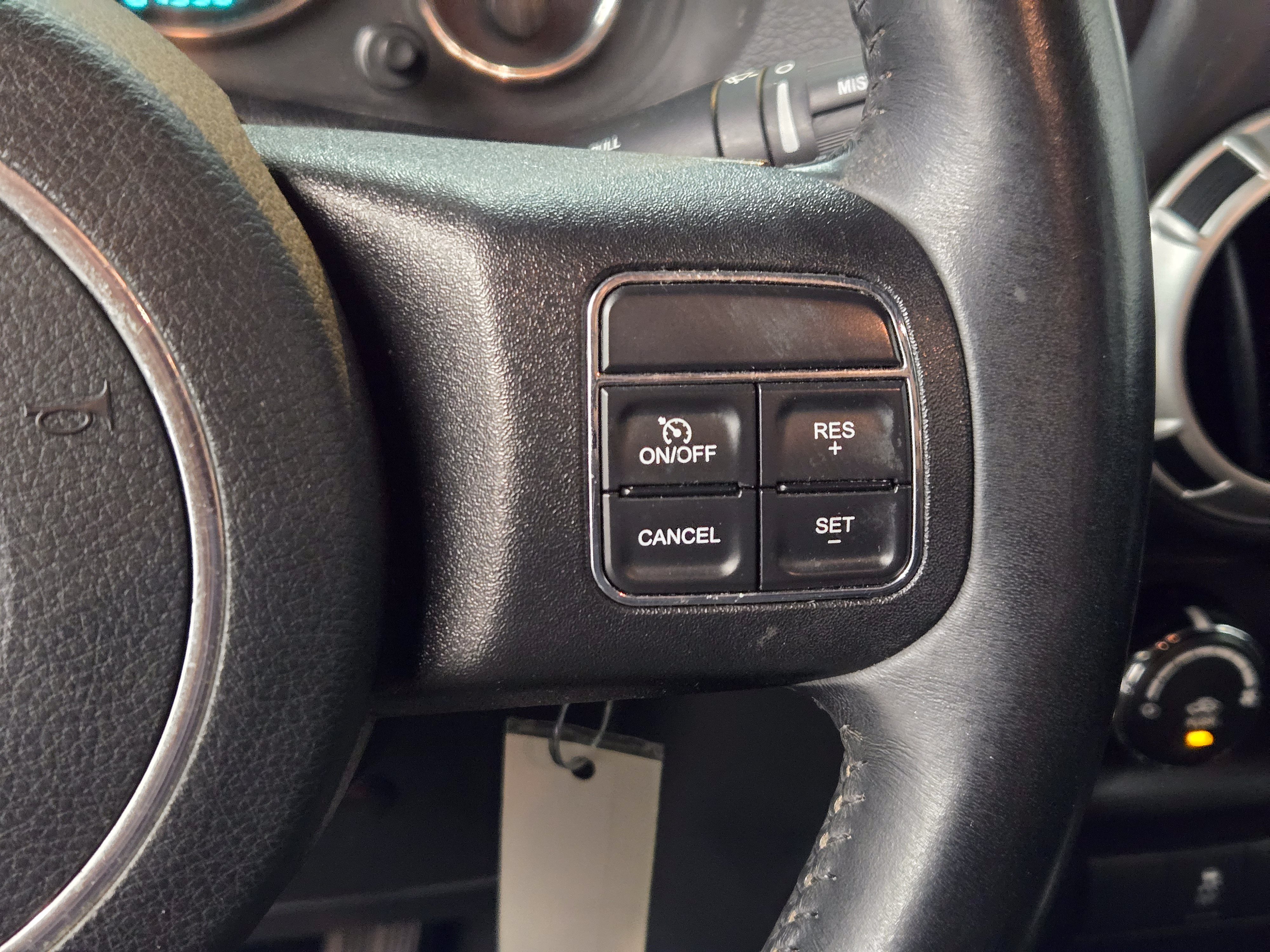 Used 2017 Jeep Wrangler Unlimited Rubicon w/ Connectivity Group AWD/4WD image 29