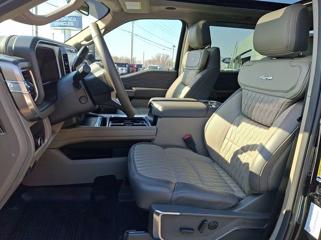Certified 2025 Ford F250 Platinum w/ Platinum Plus Package AWD/4WD image 14