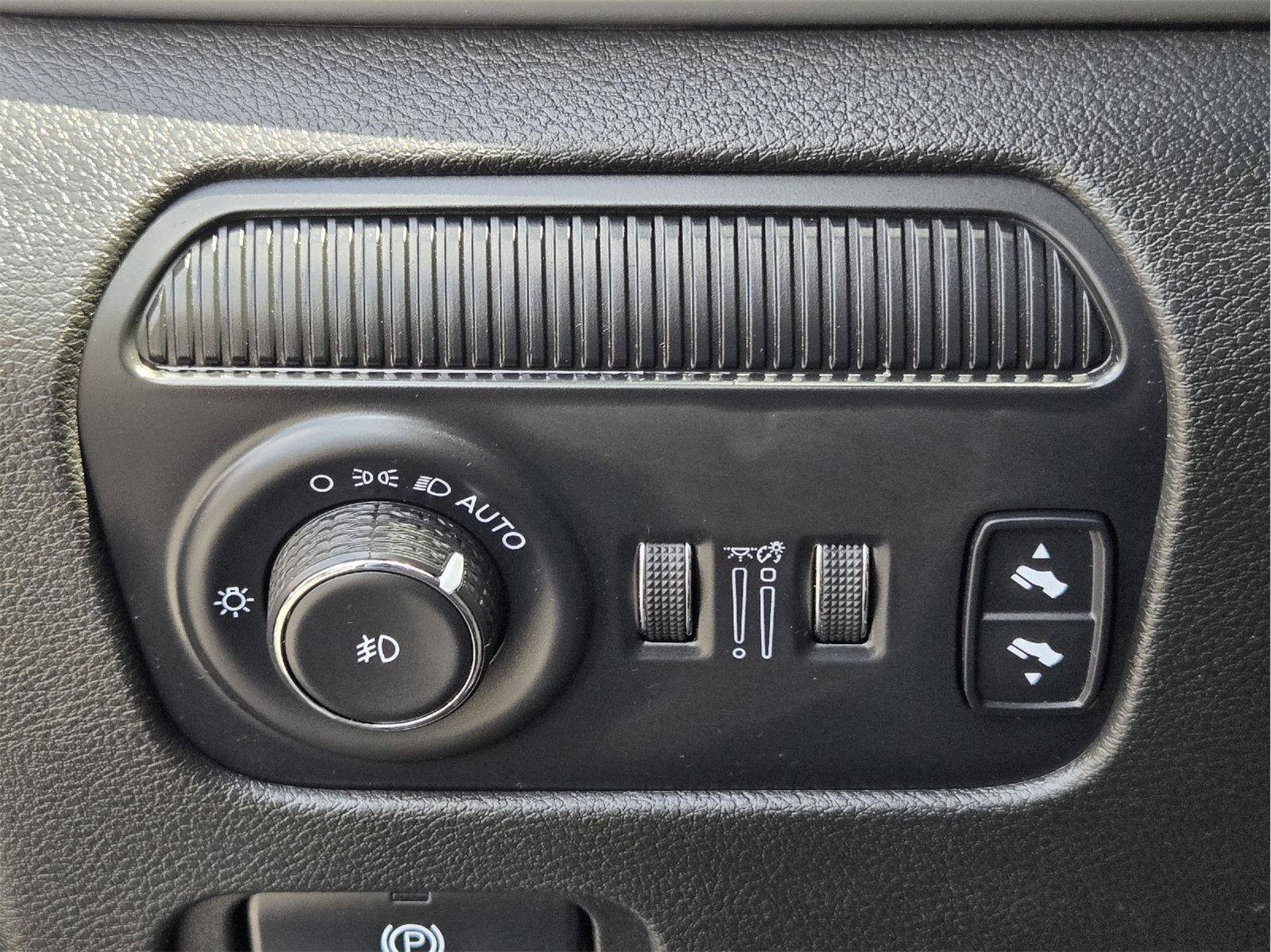 Used 2023 Jeep Wagoneer Series II AWD/4WD image 19