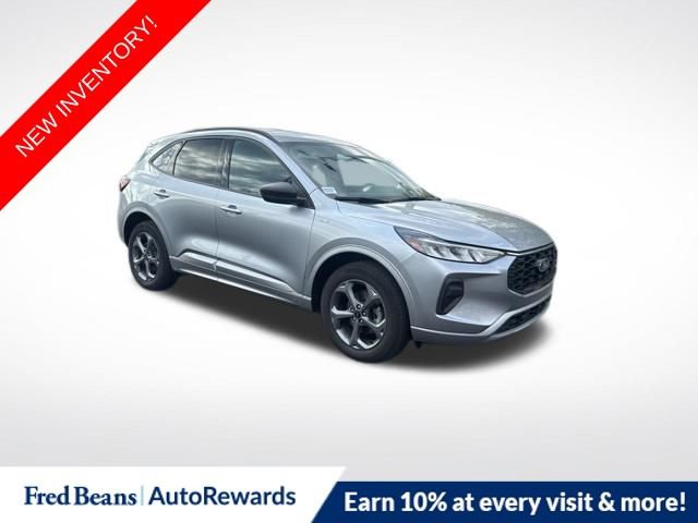 Certified 2023 Ford Escape ST-Line w/ Tech Pack #1 AWD/4WD image 1