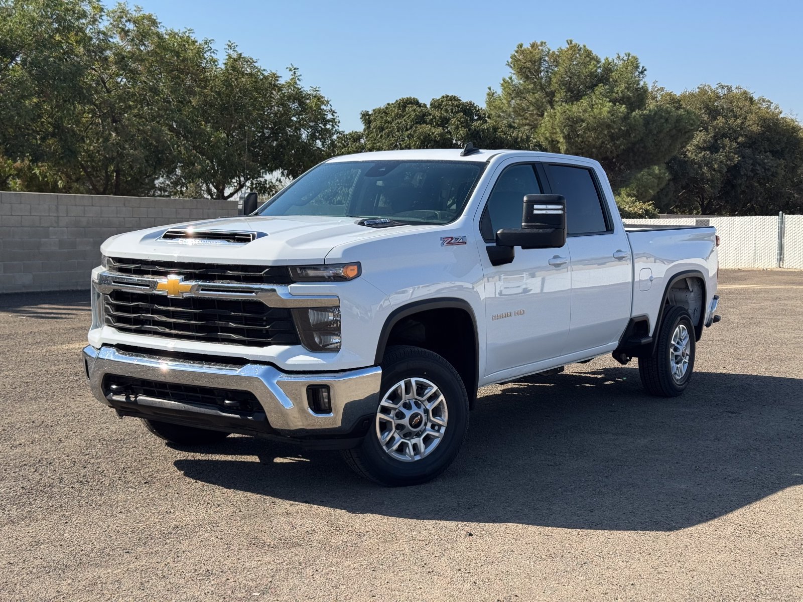 Used 2024 Chevrolet Silverado 2500 LT w/ Convenience Package AWD/4WD image 9