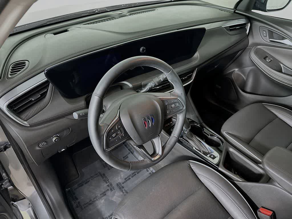 Used 2024 Buick Encore GX Avenir w/ Avenir Technology Package FWD image 2