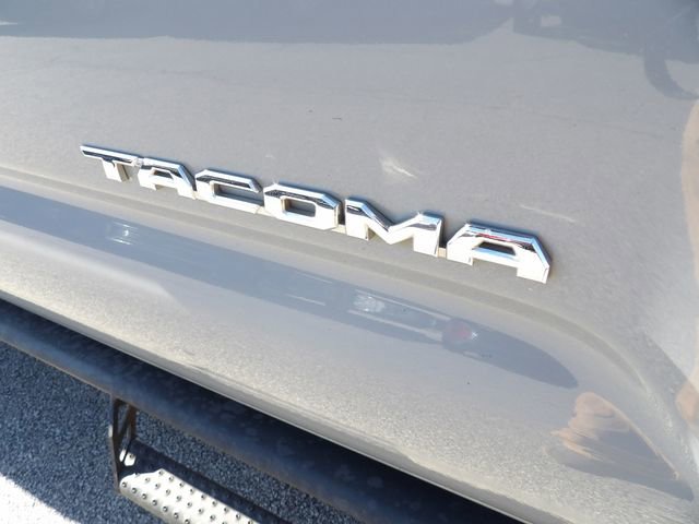 Used 2020 Toyota Tacoma Limited image 12