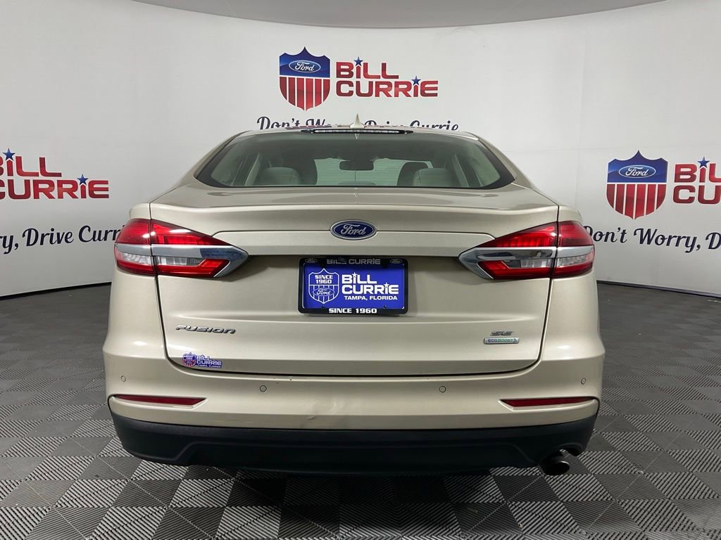 Certified 2019 Ford Fusion SE FWD image 4