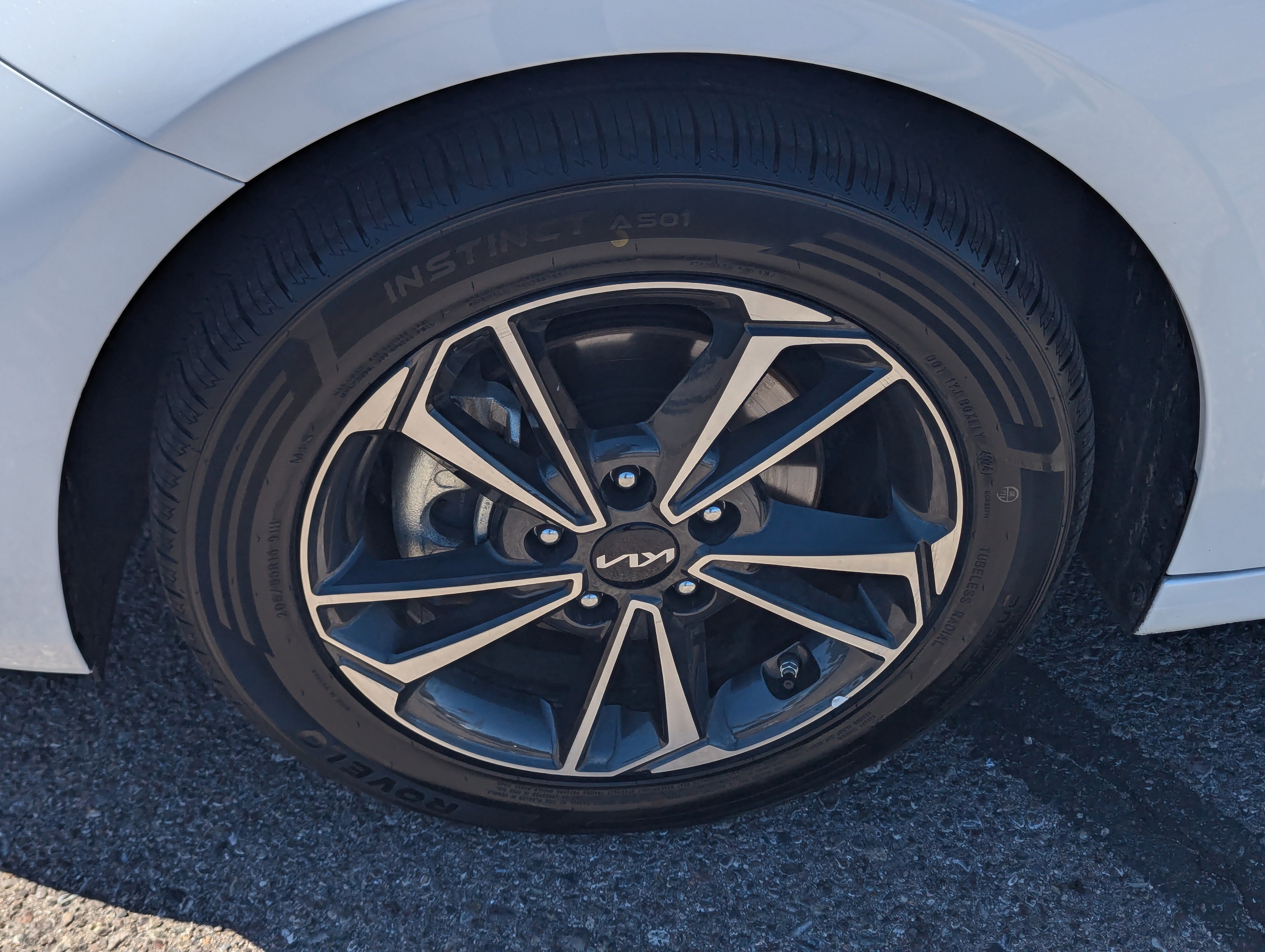 Used 2024 Kia Forte LXS image 7